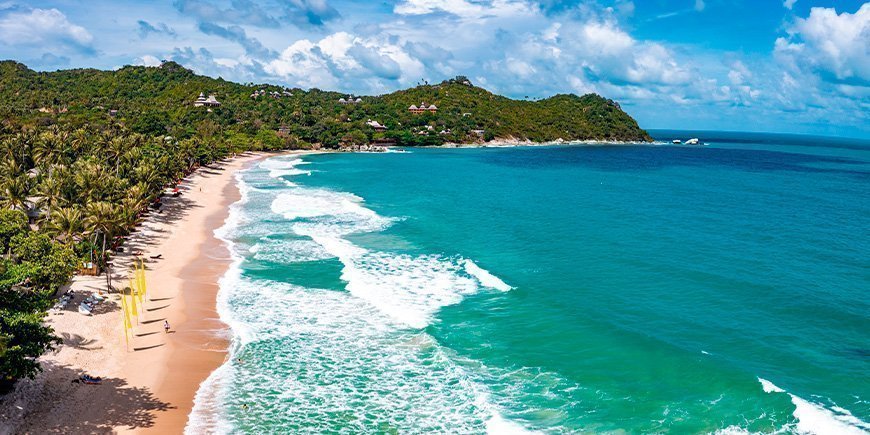 Thong Nai Pan-stranden på Phuket, Thailand sett från ovan