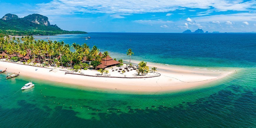 Pärlstrand på ön Koh Mook i Thailand.