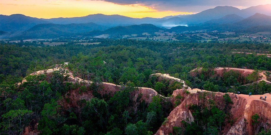 Solnedgång över Pai Canyon i norra Thailand